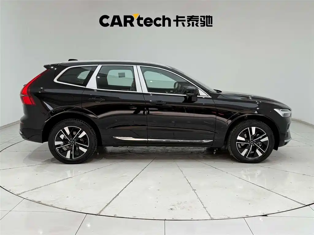 Volvo XC60 2026 — фото 12