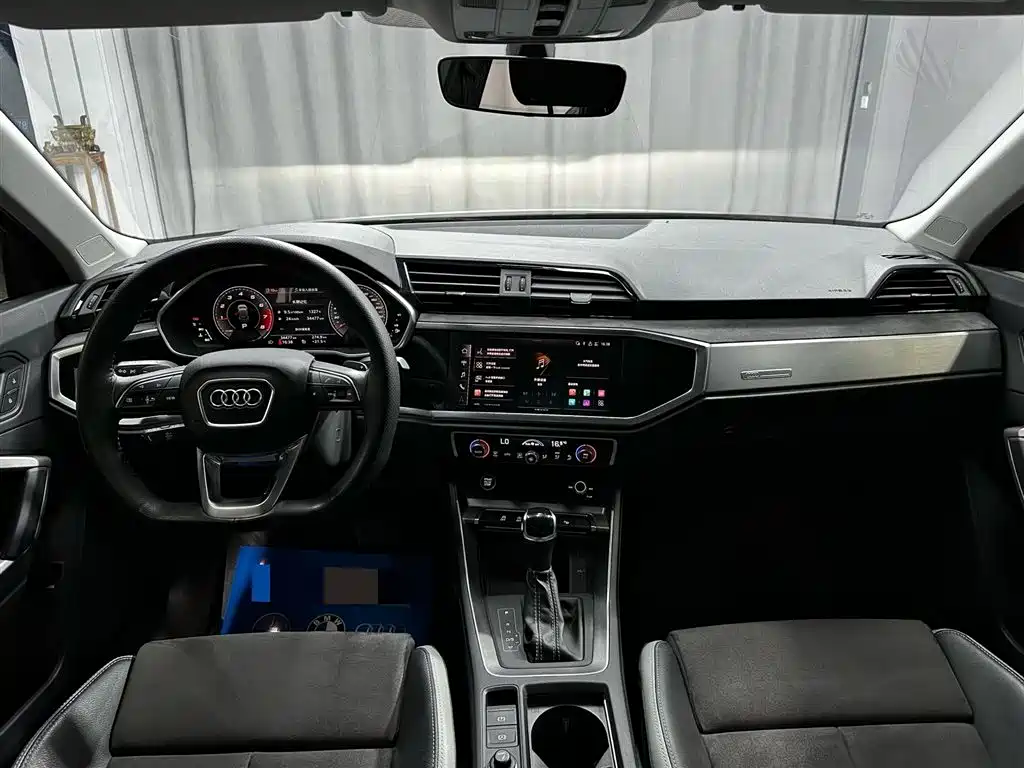 Audi Q3 2023 — фото 11