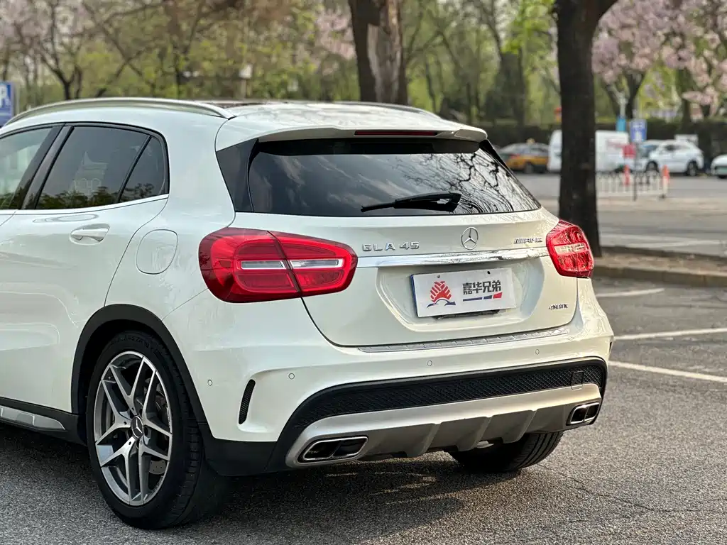 Mercedes-Benz GLA AMG 2015 — фото 12