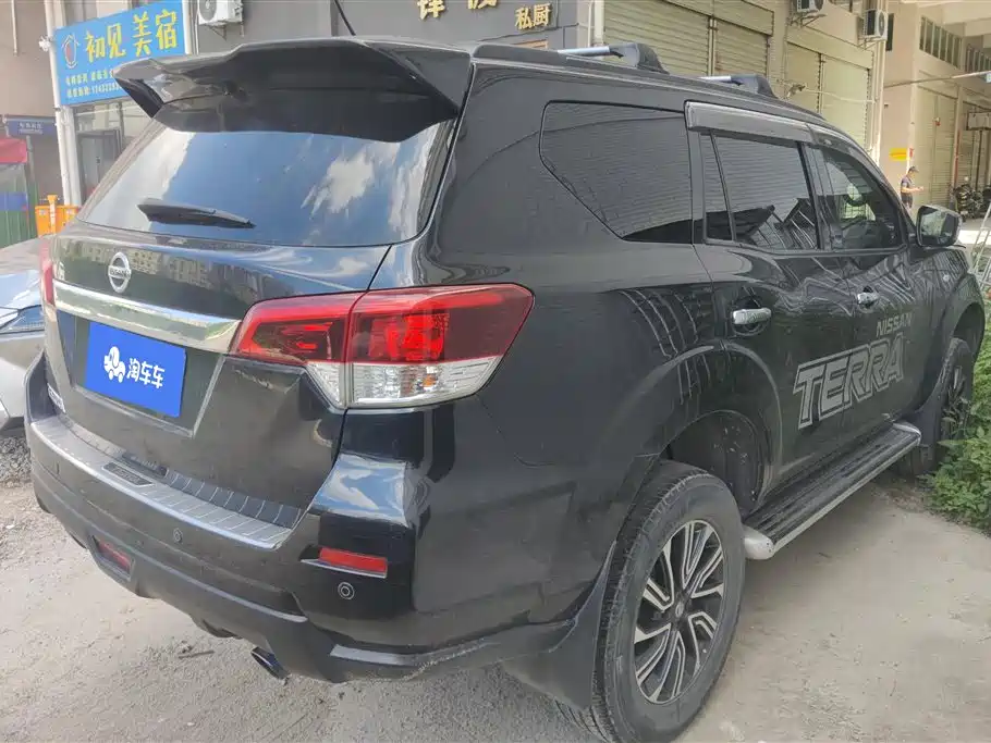 Nissan Terra 2018