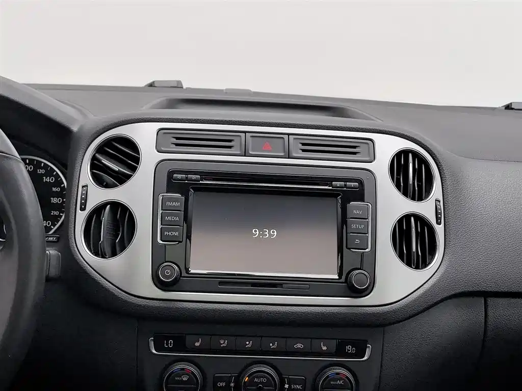 Volkswagen Tiguan 2015 — фото 12