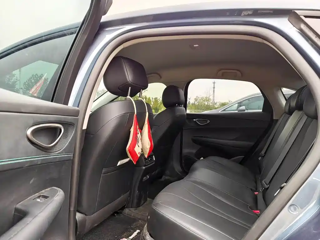 BYD Seal 05 DM-i 2025 — фото 6