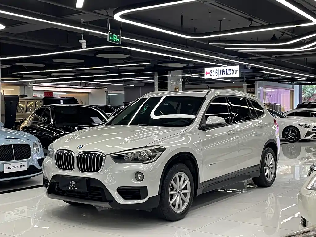 BMW X1 2017 — фото 1