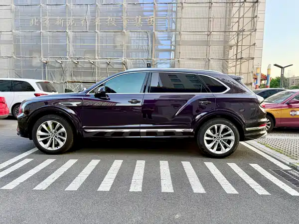 Bentley Bentayga 2023