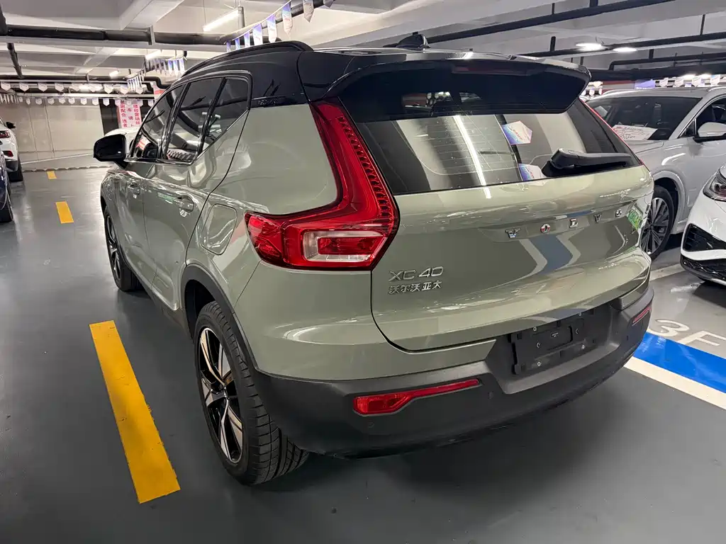 Volvo XC40 NEV 2022 — фото 13