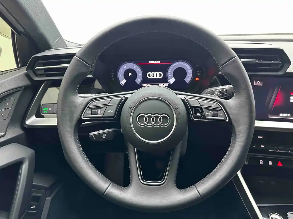 Audi A3 2023 — фото 16