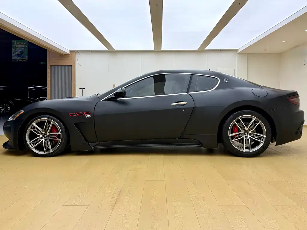 Maserati Granturismo 2010 — фото 4