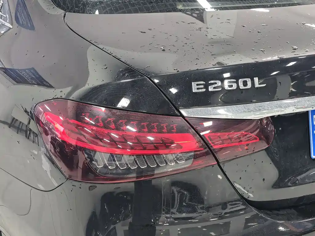 Mercedes-Benz E-Class 2022 — фото 13