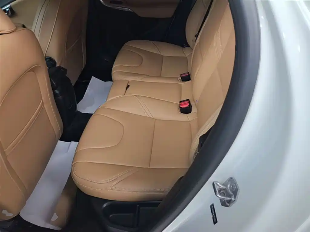 Volvo V40 2019 — фото 17