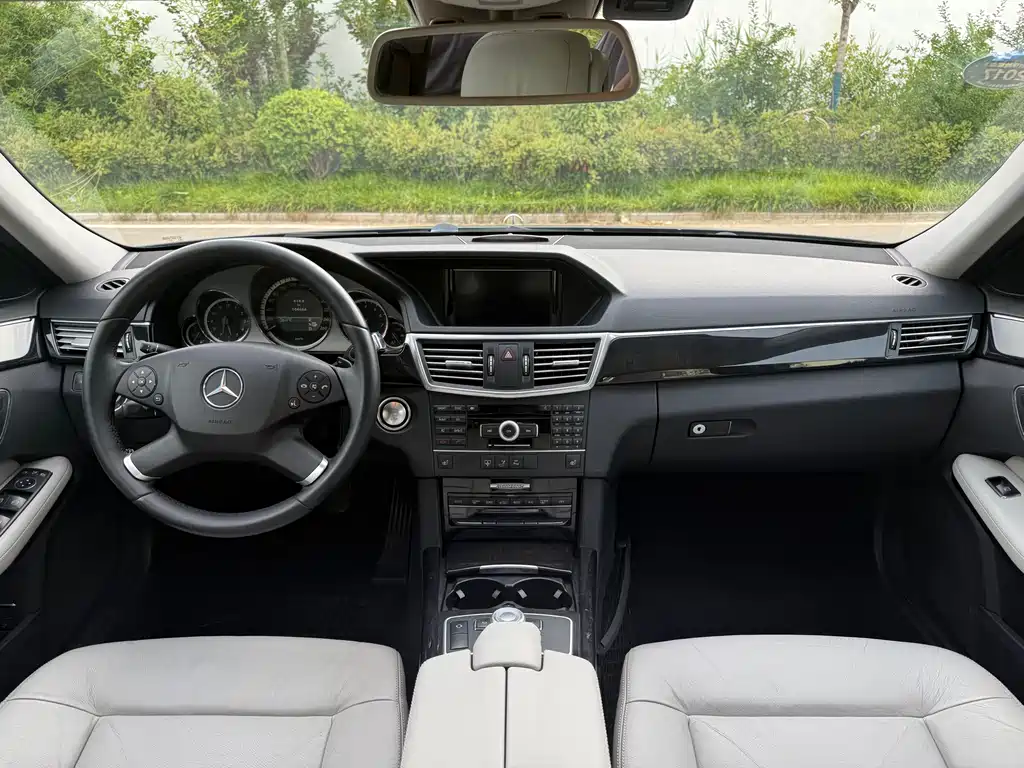Mercedes-Benz E-Class 2011