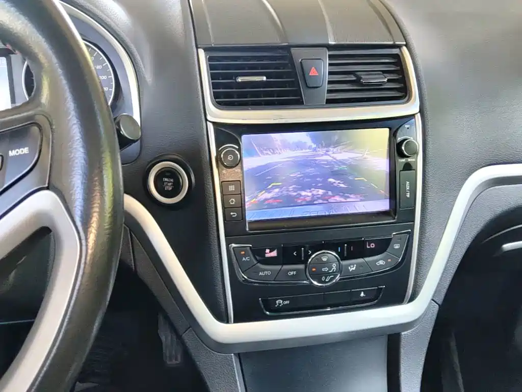 Geely Emgrand 2015 — фото 13