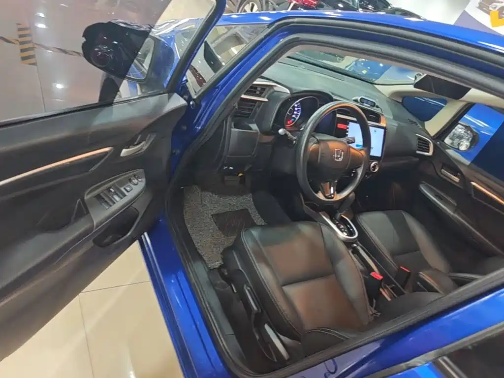 Honda Fit 2016 — фото 16