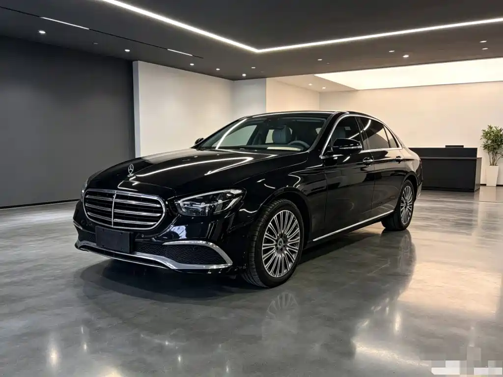 Mercedes-Benz E-Class 2022