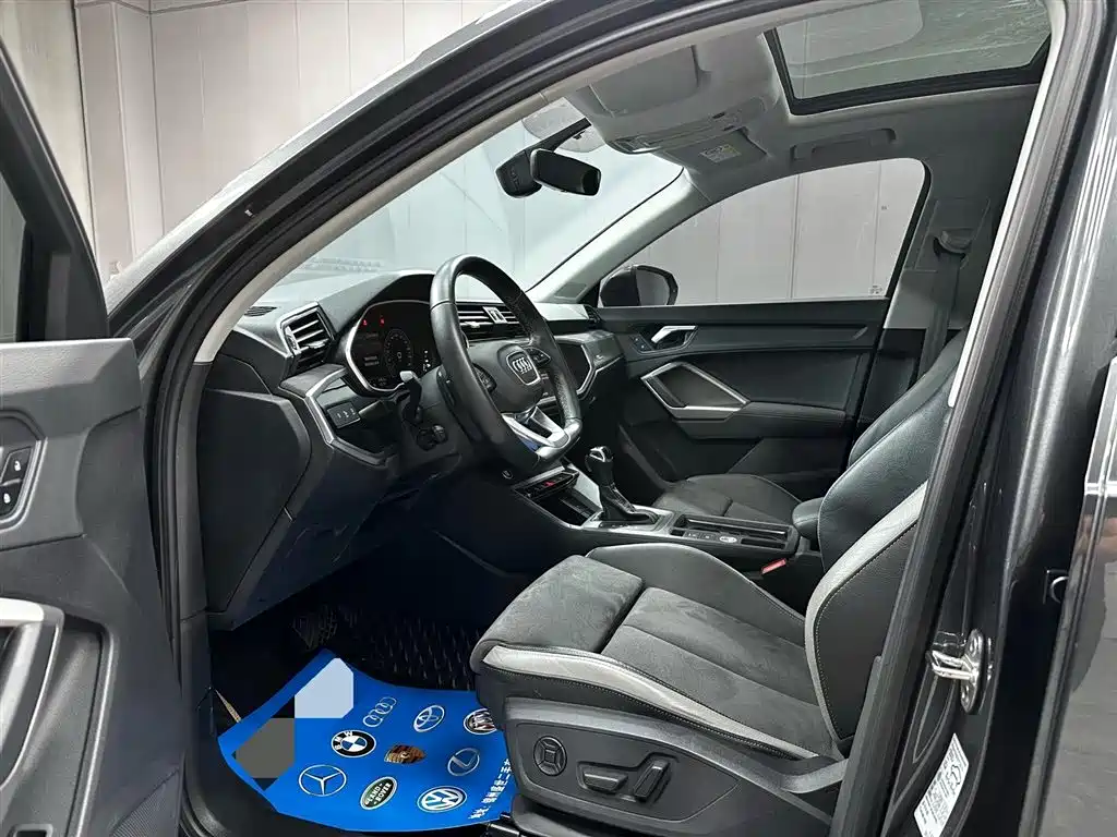 Audi Q3 2023 — фото 10