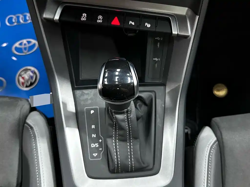Audi Q3 2023 — фото 14