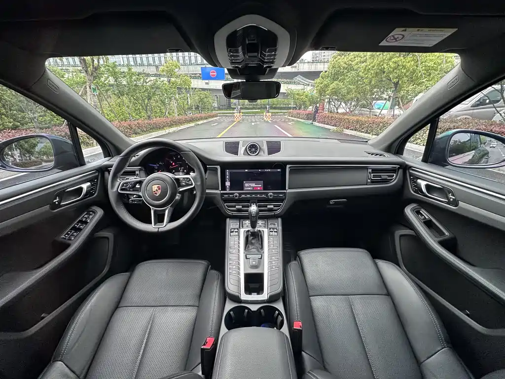 Porsche Macan 2021 — фото 12
