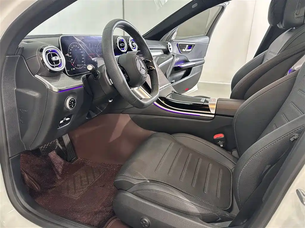Mercedes-Benz C-Class 2025 — фото 13