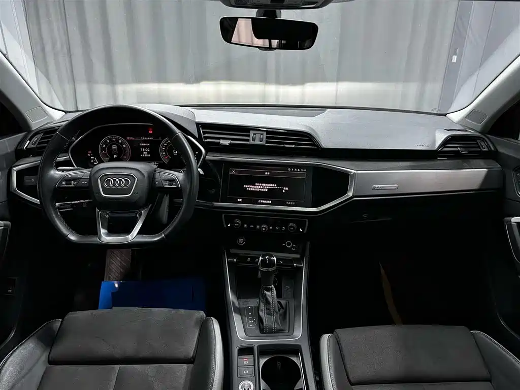 Audi Q3 2023 — фото 11