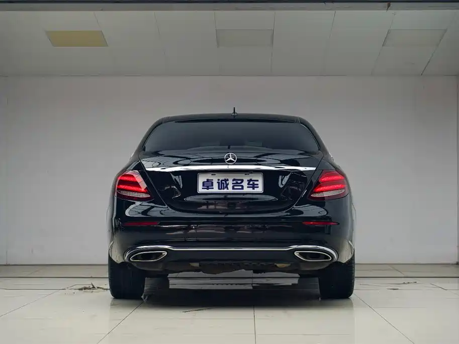 Mercedes-Benz E-Class 2016 — фото 16