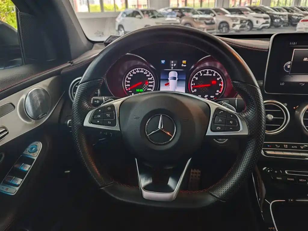 Mercedes-Benz GLC AMG 2018 — фото 8