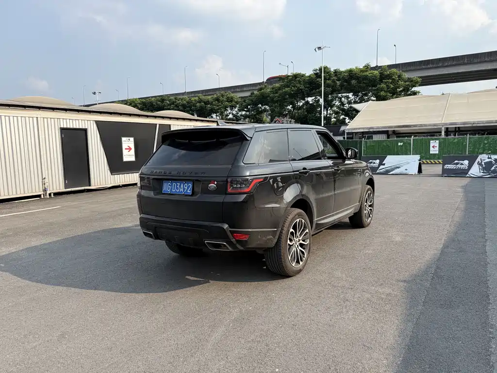 Land Rover Range Rover Sport 2022 — фото 11