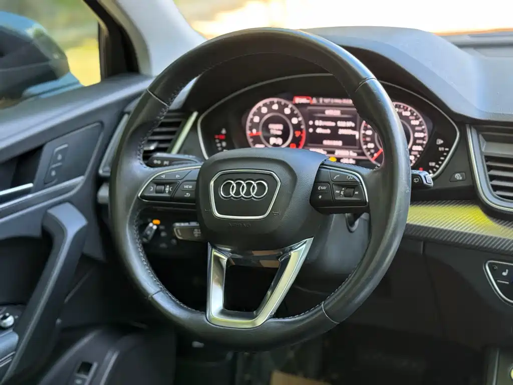 Audi Q5L 2021 — фото 14