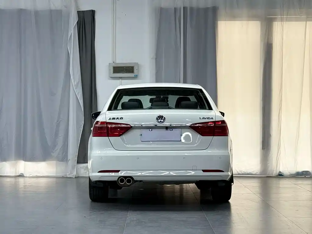 Volkswagen Lavida 2015