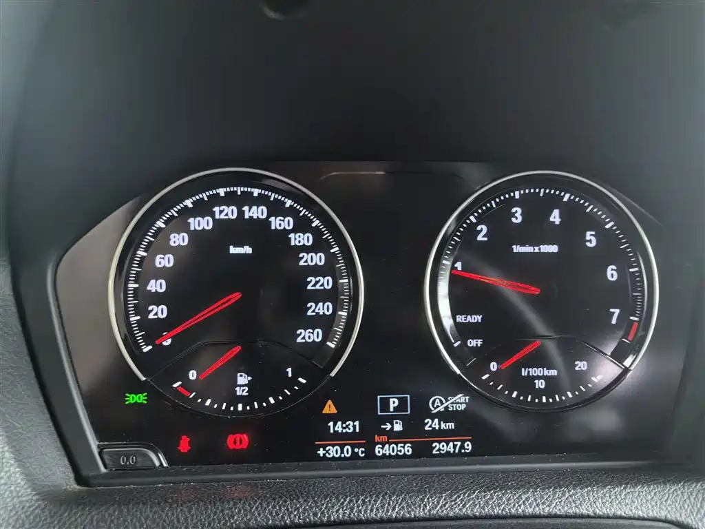 BMW 1 Series 2019 — фото 12