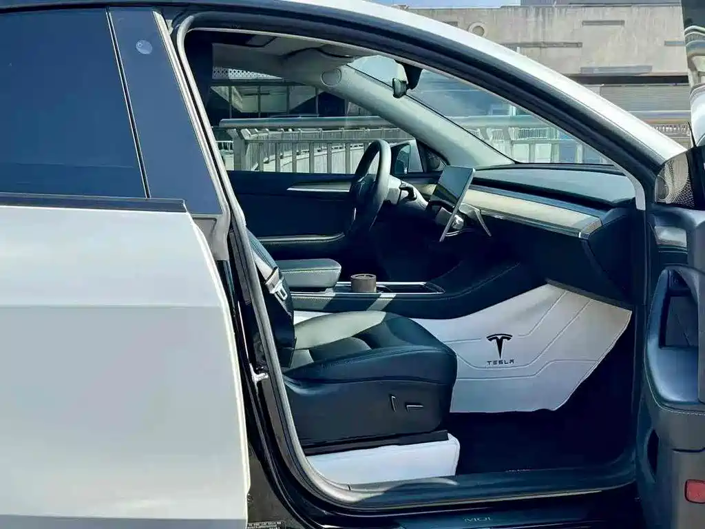 Tesla Model Y 2022 — фото 5
