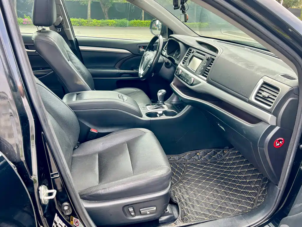 Toyota Highlander 2017 — фото 10