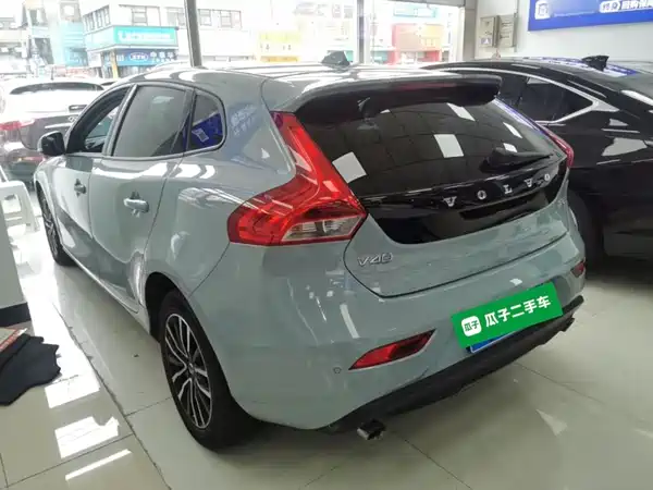 Volvo V40 2017
