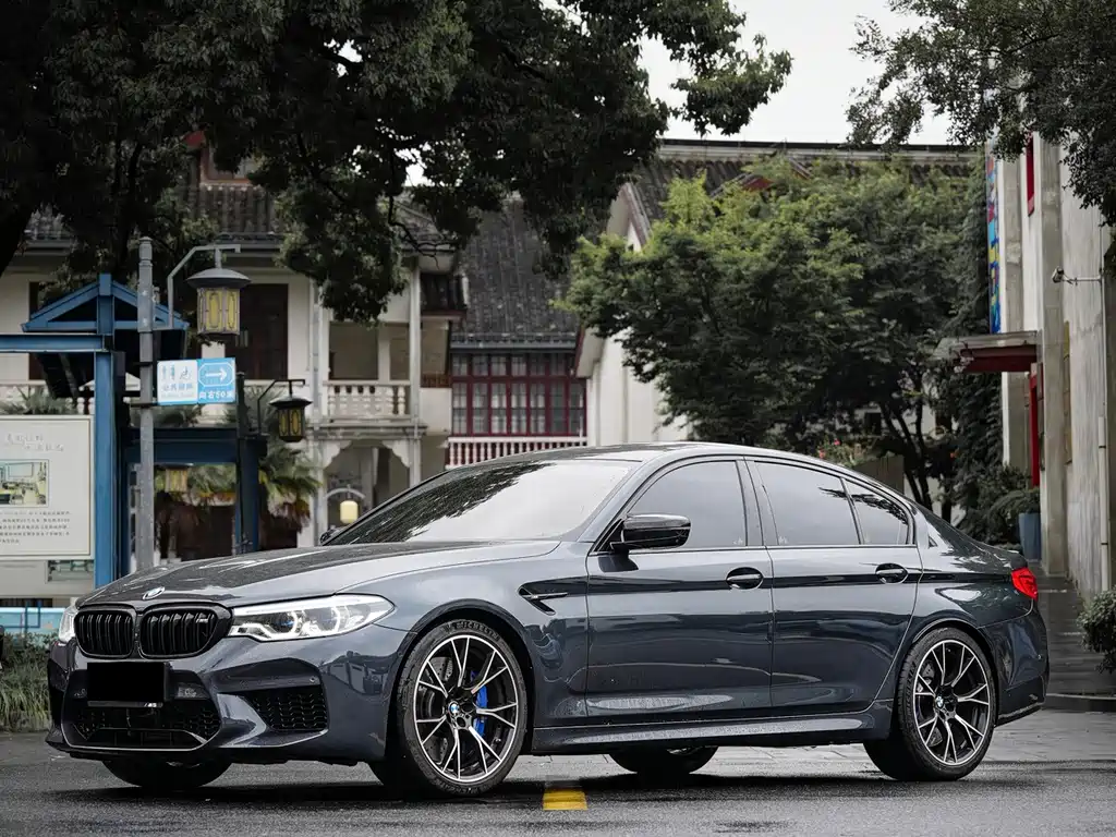 BMW M5 2020