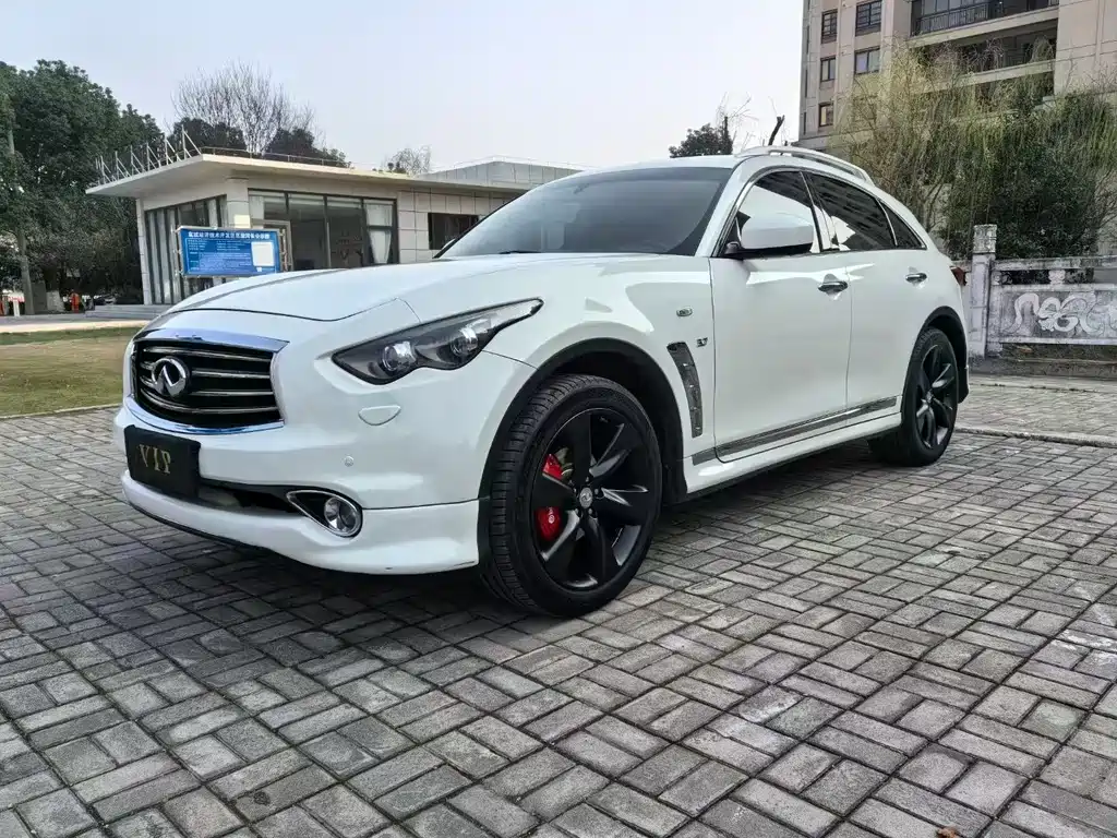 Infiniti QX70 2014