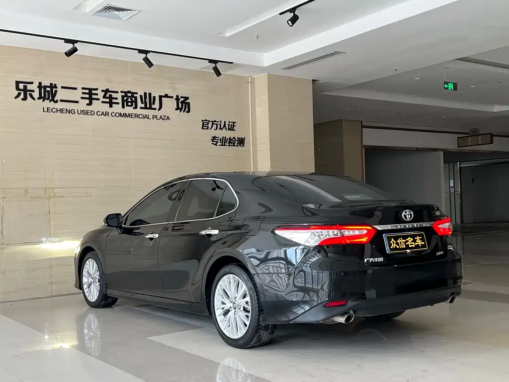 Toyota Camry 2020 — фото 6