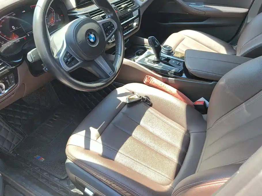 BMW 5 Series 2020 — фото 9