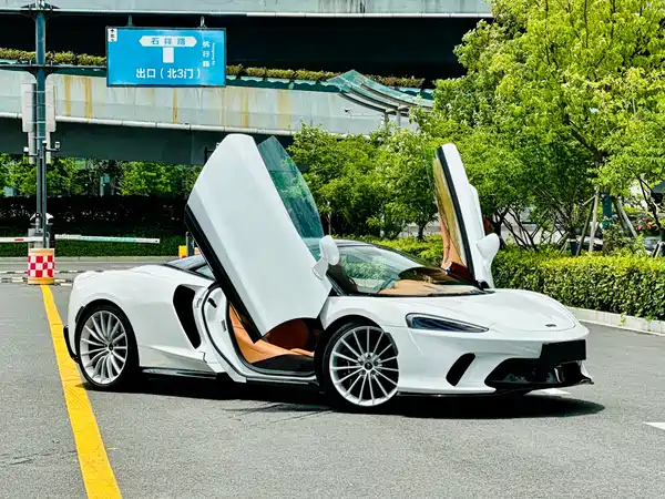 McLaren GT 2022