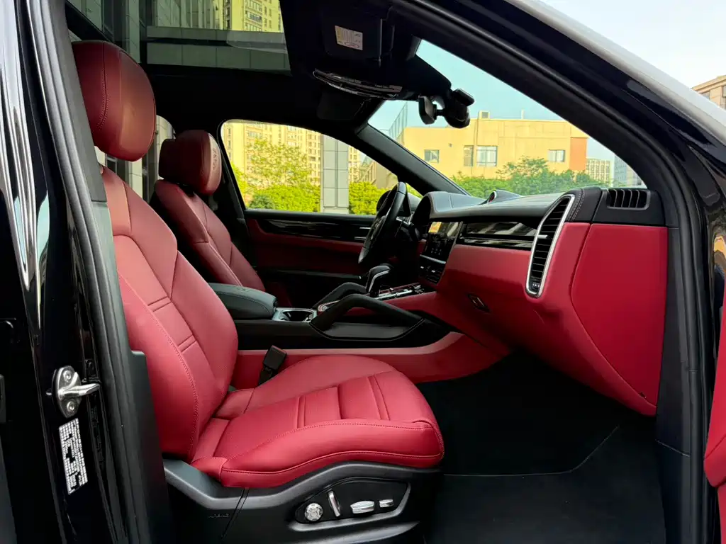 Porsche Cayenne 2018 — фото 17
