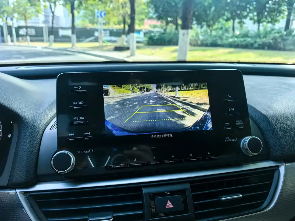 Honda Accord 2018 — фото 24