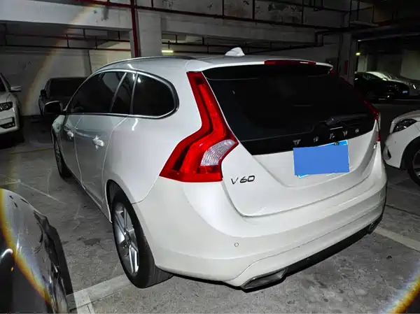 Volvo V60 2014