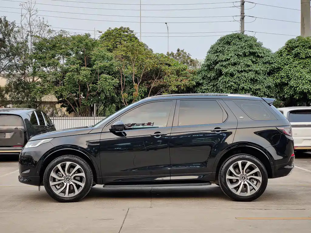 Land Rover Discovery Sport 2023 — фото 4