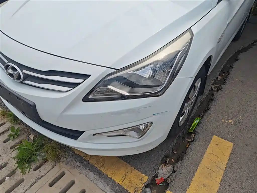 Hyundai Verna 2016 — фото 24