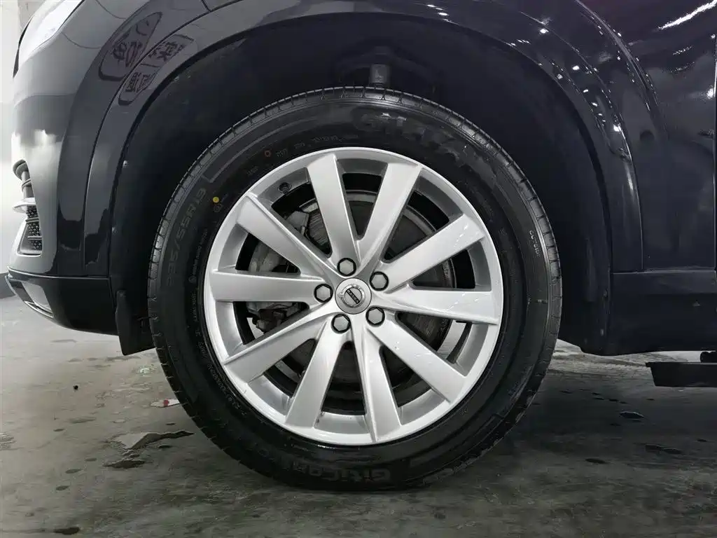 Volvo XC90 2018 — фото 17