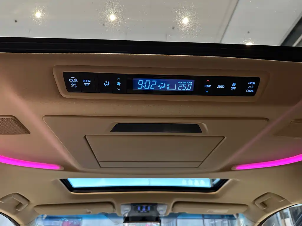Toyota Vellfire 2022 — фото 14