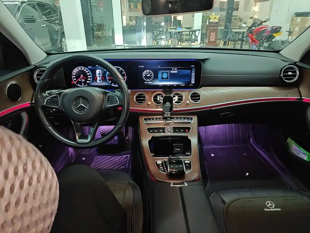 Mercedes-Benz E-Class 2018 — фото 10
