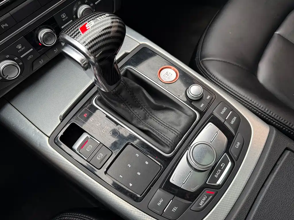 Audi A6L 2014 — фото 18