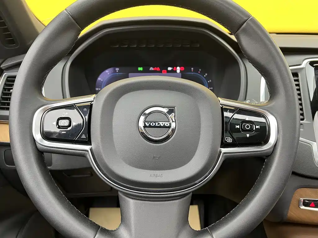 Volvo XC90 2023 — фото 4