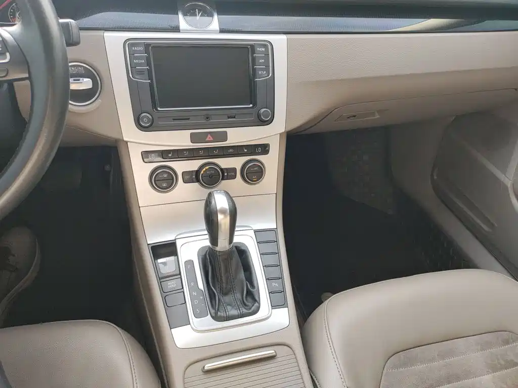 Volkswagen Magotan 2015