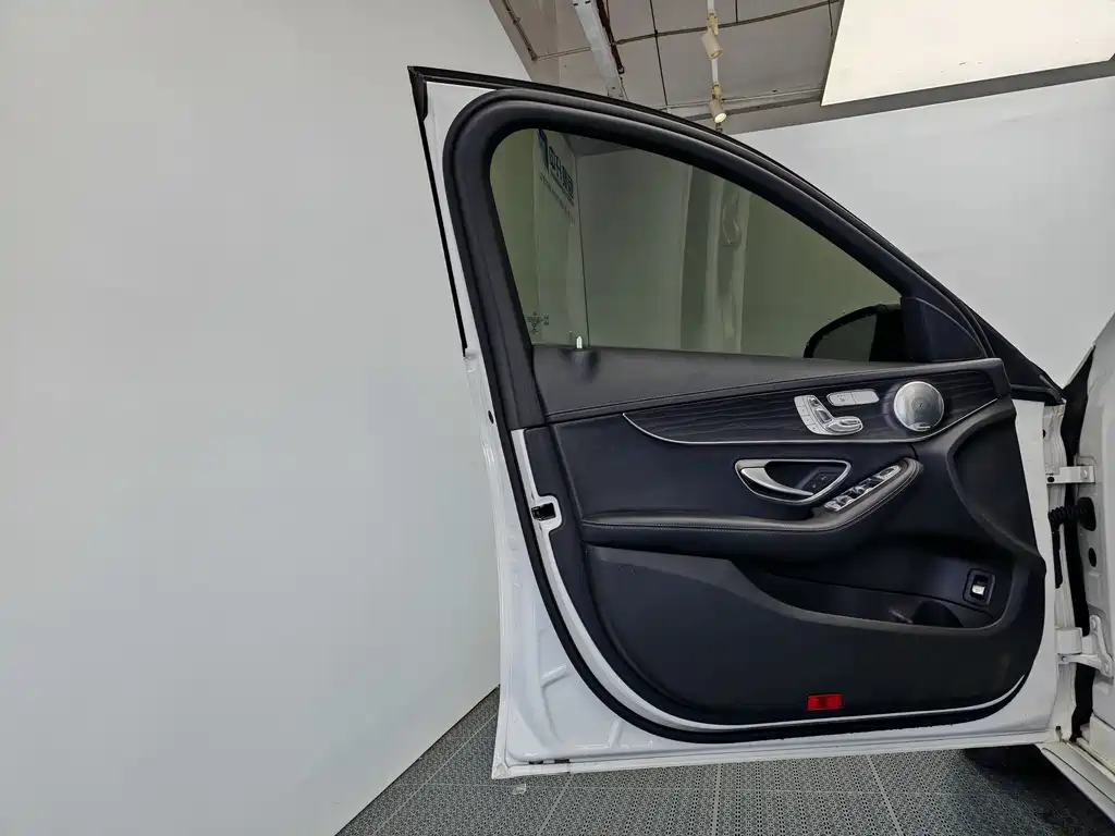 Mercedes-Benz C-Class 2020 — фото 13