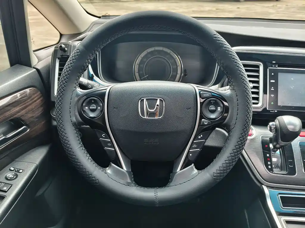 Honda Elysion 2017 — фото 17