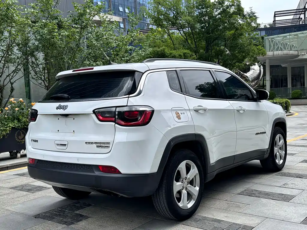 Jeep Compass 2017 — фото 4